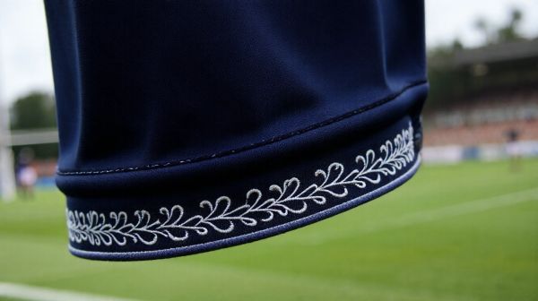 10 idées de cadres sur mesure pour votre maillot de rugby